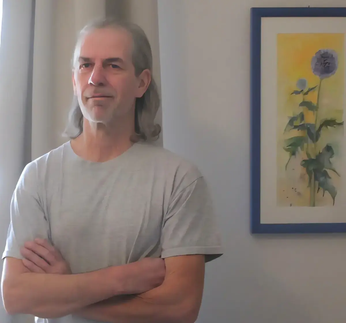 Ärztin mit einem netten lächeln schaut in die Kammera